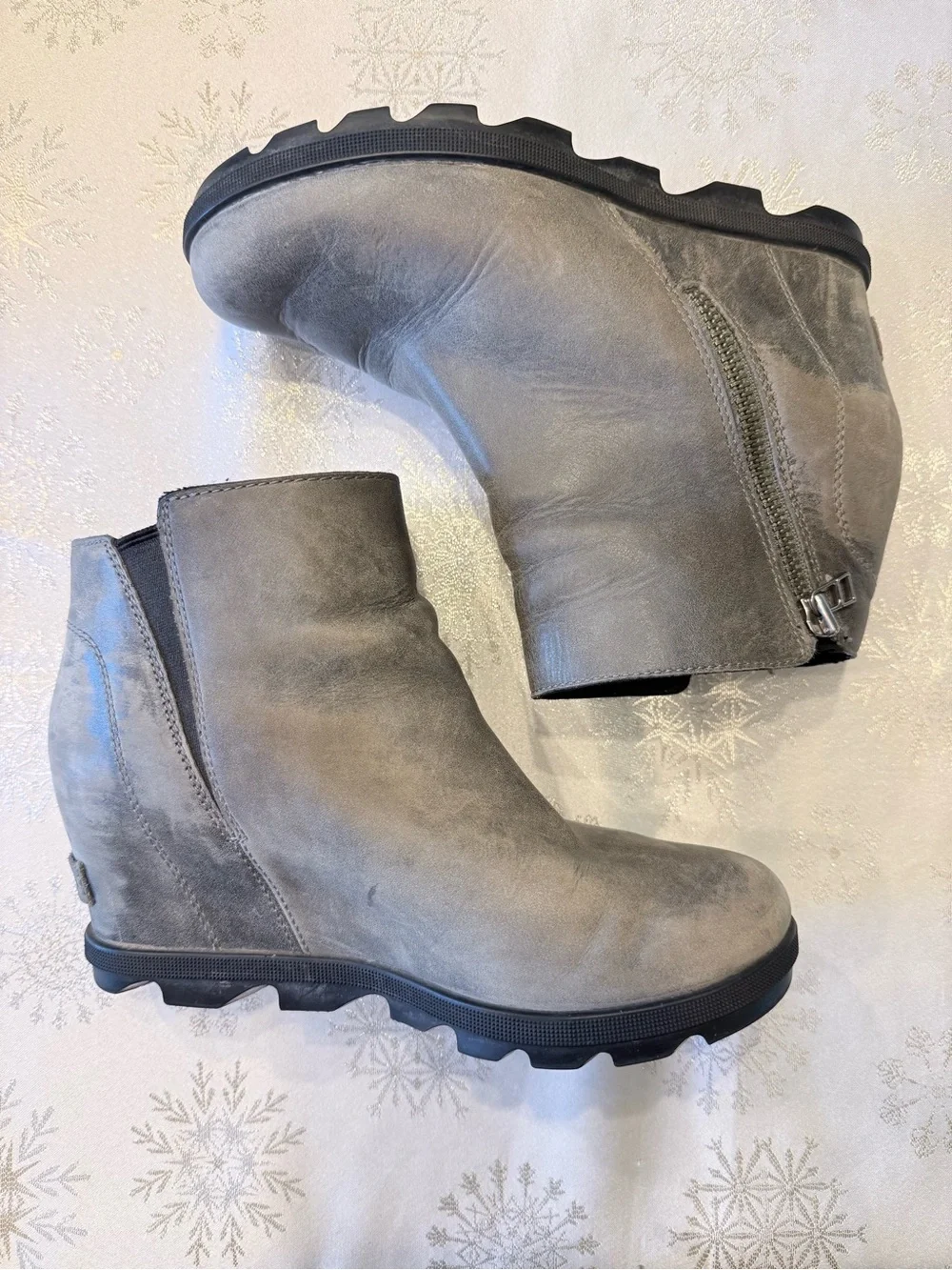 Sorel Gray Suede Joan of Arctic Wedge II Zip Ankle Boots NL3364-052 Womens 8.5